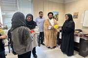 آیین تجلیل از مادران باردار و خانواده‌ها ی باشکوه در مرکز خدمات جامع سلامت قلعه نو شهرستان ری، با حضور امام جماعت